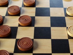 CHECKERS – Dames